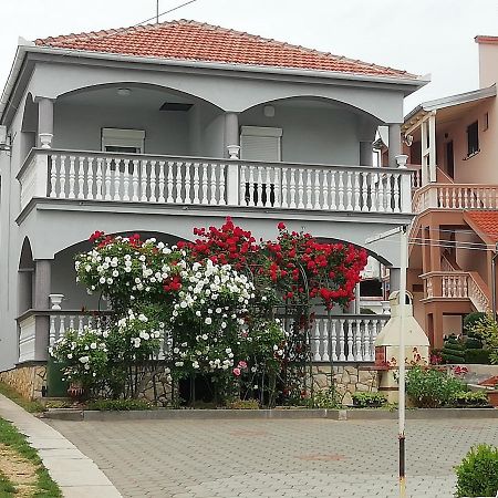 Apartmani Kod Rade Pakoštane Buitenkant foto