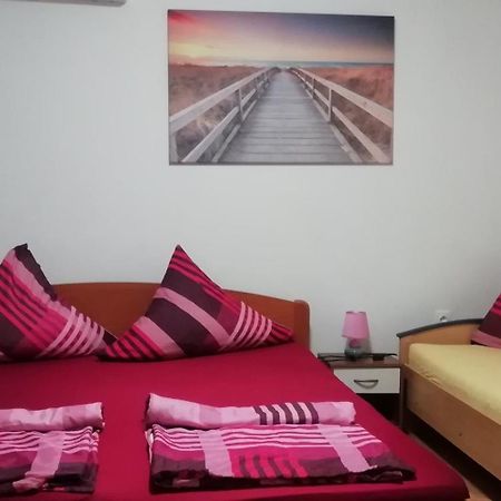 Apartmani Kod Rade Pakoštane Buitenkant foto