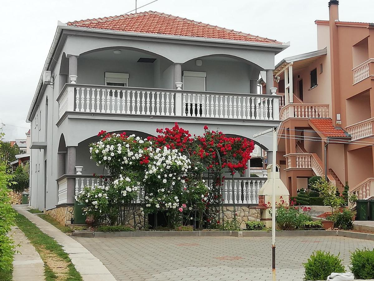 Apartmani Kod Rade Pakoštane Buitenkant foto