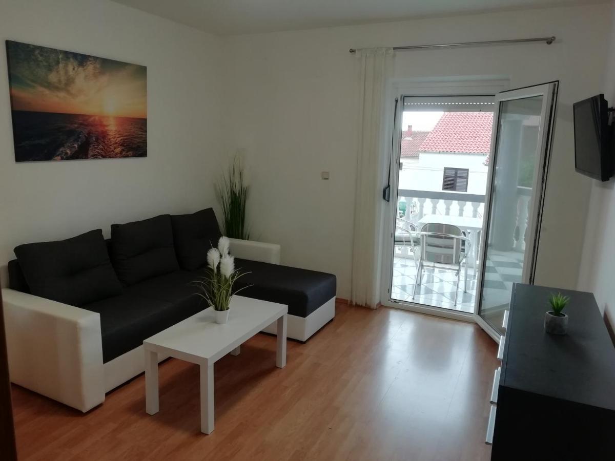 Apartmani Kod Rade Pakoštane Buitenkant foto
