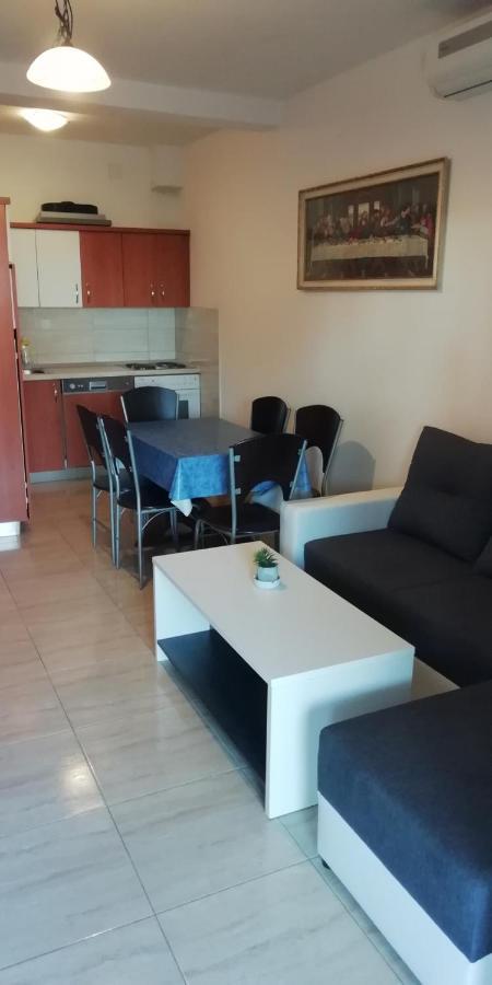 Apartmani Kod Rade Pakoštane Buitenkant foto