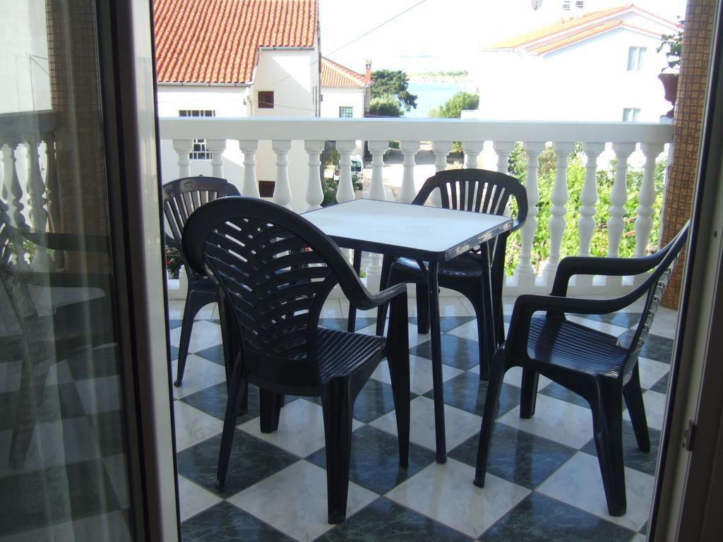 Apartmani Kod Rade Pakoštane Buitenkant foto