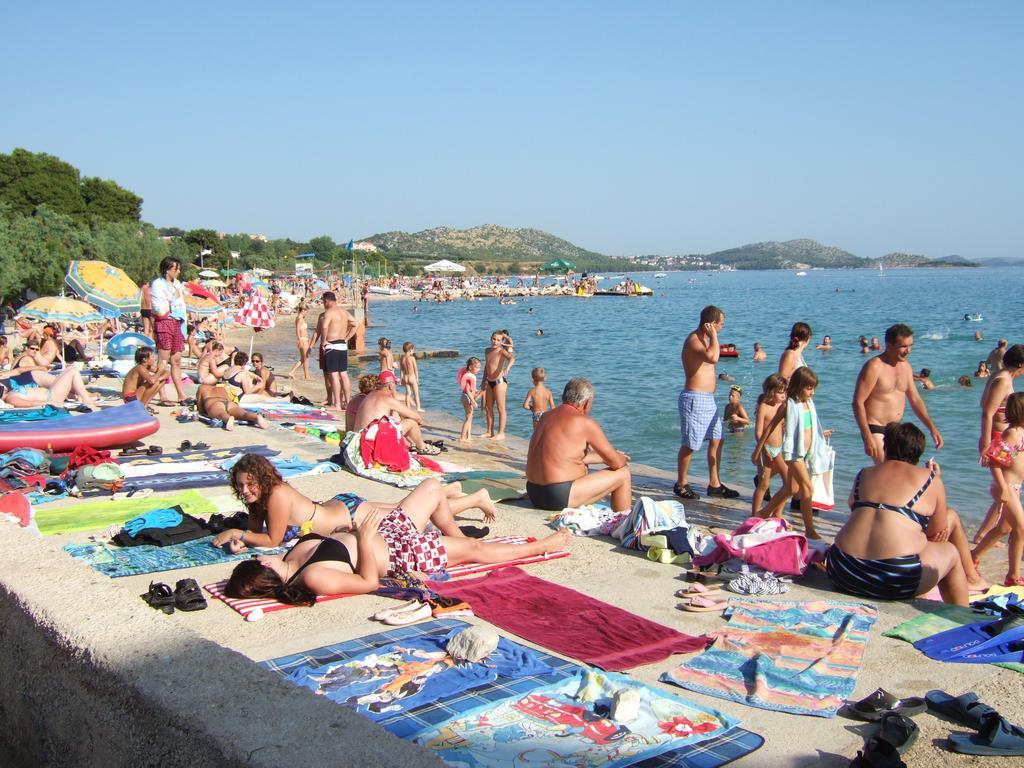 Apartmani Kod Rade Pakoštane Buitenkant foto