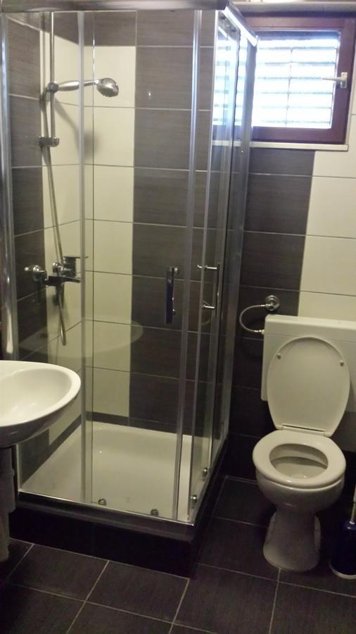Apartmani Kod Rade Pakoštane Buitenkant foto